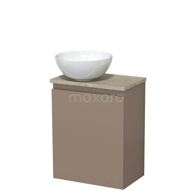 Bruin badkamermeubel met witte waskom, moderne stijl, compact formaat en houtlook ontwerp voor een stijlvolle badkamerinrichting.