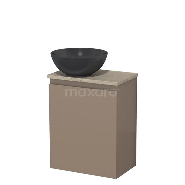 Bruin badkamermeubel met zwarte waskom van keramiek, compact design, ideaal voor moderne badkamers.