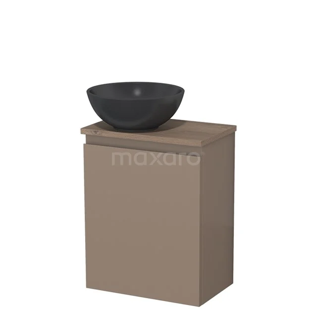 Moderne taupe badkamermeubel met zwarte keramische waskom, strak design geschikt voor compacte badkamerindelingen.