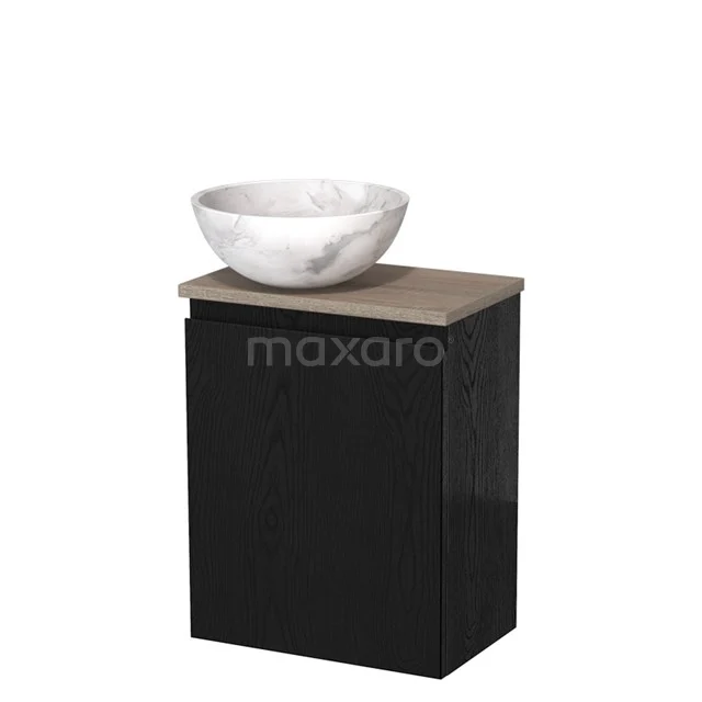 Zwarte badkamerkast met marmeren waskom en houtlook blad, ideaal voor moderne badkamerinrichtingen.