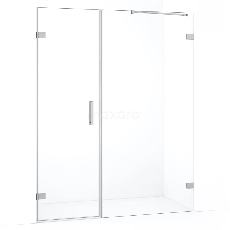 Heldere glazen douchewand met zilveren scharnieren en handgreep, modern design, ideaal voor een stijlvolle badkamer.