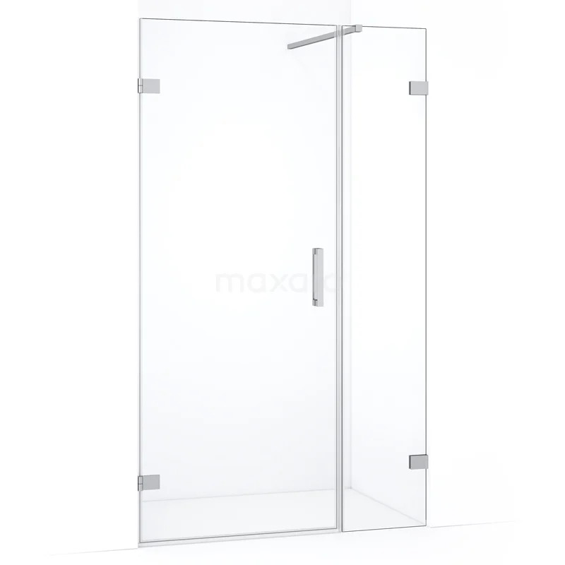 Douchewand van helder glas met zilverkleurige scharnieren en handgreep, ruimtebesparend ontwerp voor moderne badkamers.