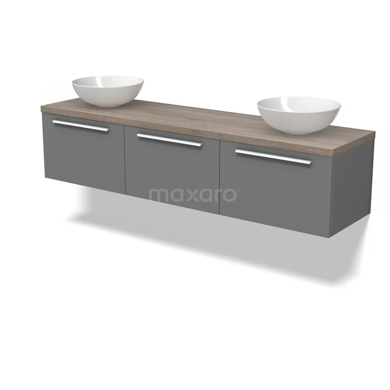 Grijze zwevende badkamermeubelset met houten blad, dubbele waskommen en strakke metalen handgrepen, modern design.