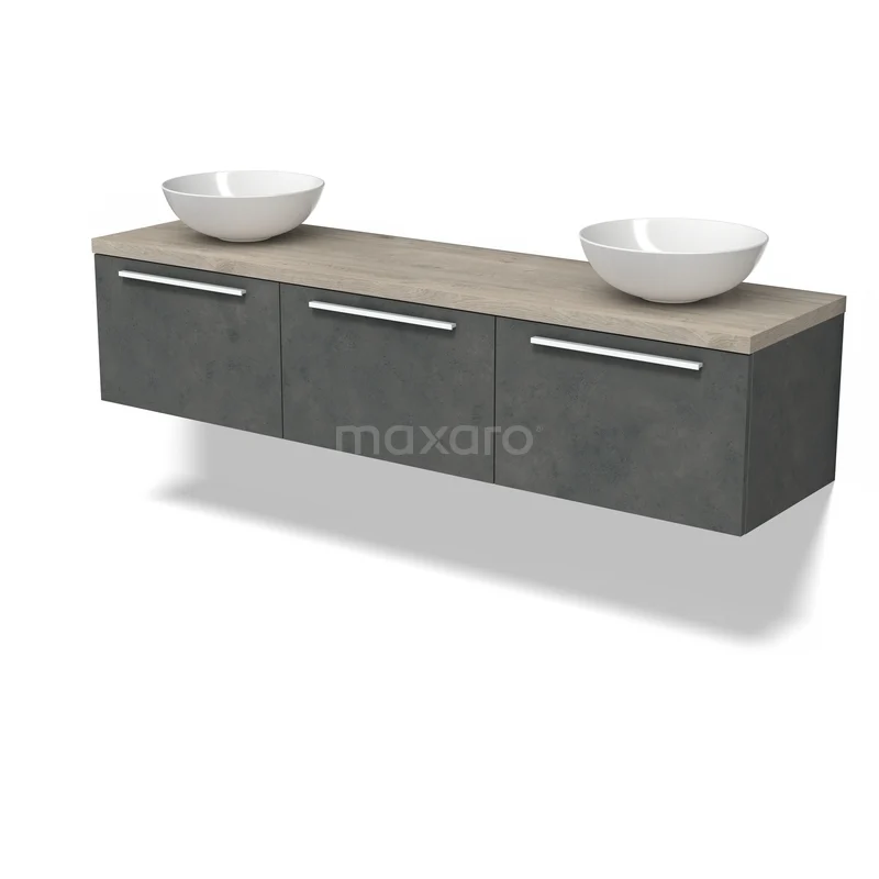 Modern grijze badkamermeubelset met houtlook blad, dubbele witte opzetwastafels en strakke, metalen handgrepen.