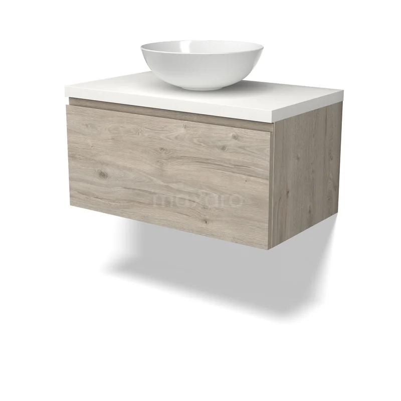 Houten badkamermeubel met hangend ontwerp, witte waskom en keramisch blad; ideaal voor een moderne badkamerstijl.