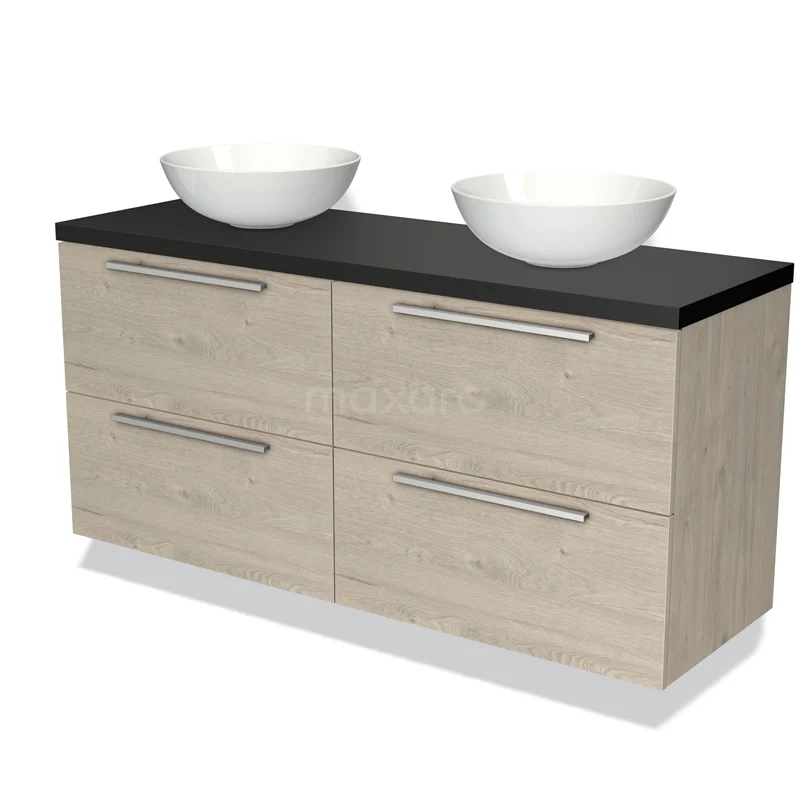 Houten badkamermeubel met dubbele waskommen, zwarte blad, vier lades en elegante metalen grepen.