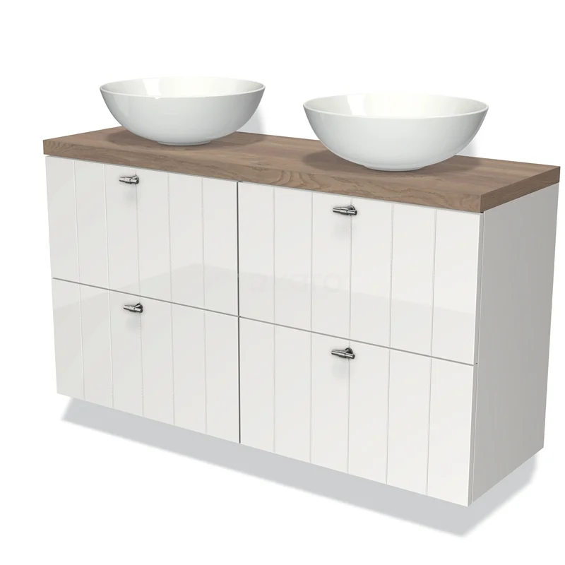 Wit houten badkamermeubel met vier lades, dubbele keramische waskommen en een natuurlijke houtlook bovenblad.