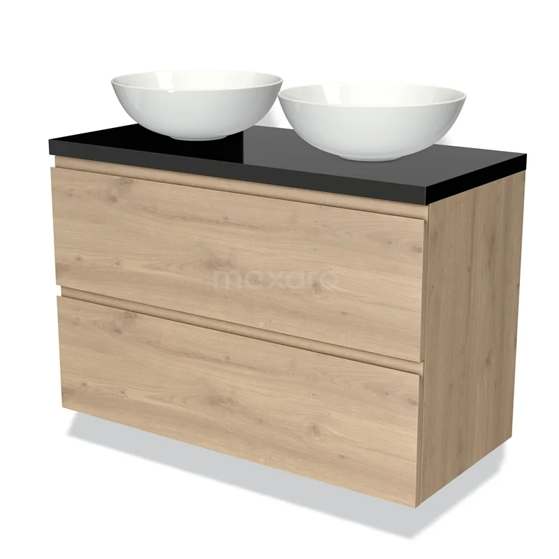Houten badkamermeubel met twee witte waskommen en zwart blad, modern design voor een stijlvolle badkameromgeving.
