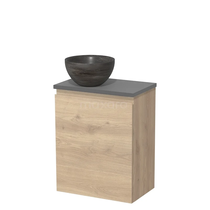 Houten badkamerkast met wastafelblad in grijstint, compact design, ideaal voor kleine badkamers.