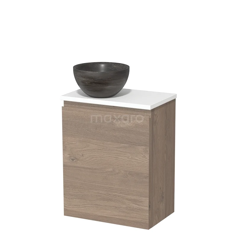 Houten badkamerkast met wit marmeren blad en ronde donkere waskom, ideaal voor moderne badkamerinrichting.