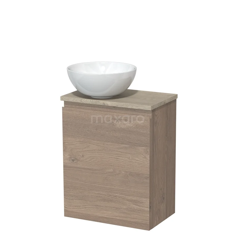 Houten wastafelmeubel met licht eiken finish, keramische waskom en compact design voor moderne badkamers.
