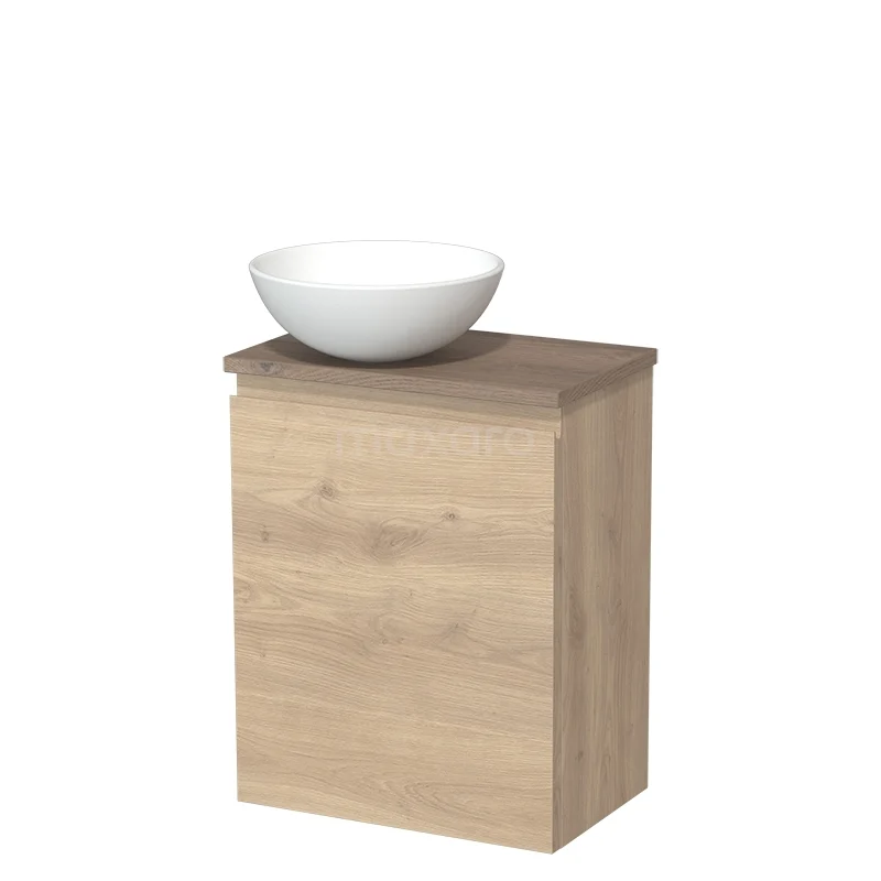 Compacte houten badkamerkast met wastafel, licht eiken afwerking, modern design, ideaal voor kleine badkamers.
