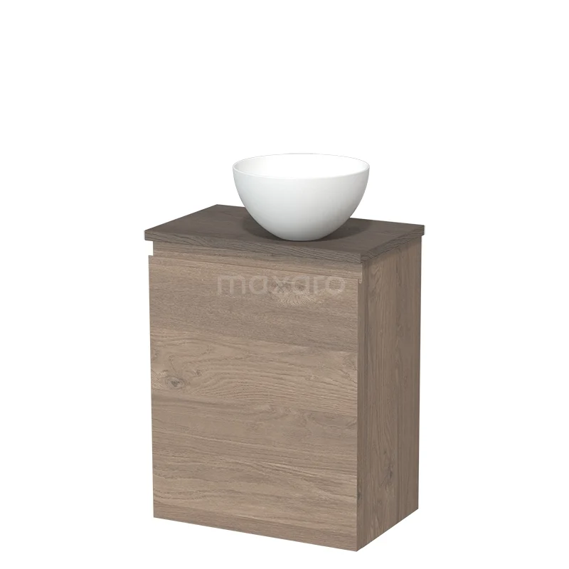 Houten badkamermeubel met eiken look en witte komvormige wasbak, compact design ideaal voor moderne badkamers.