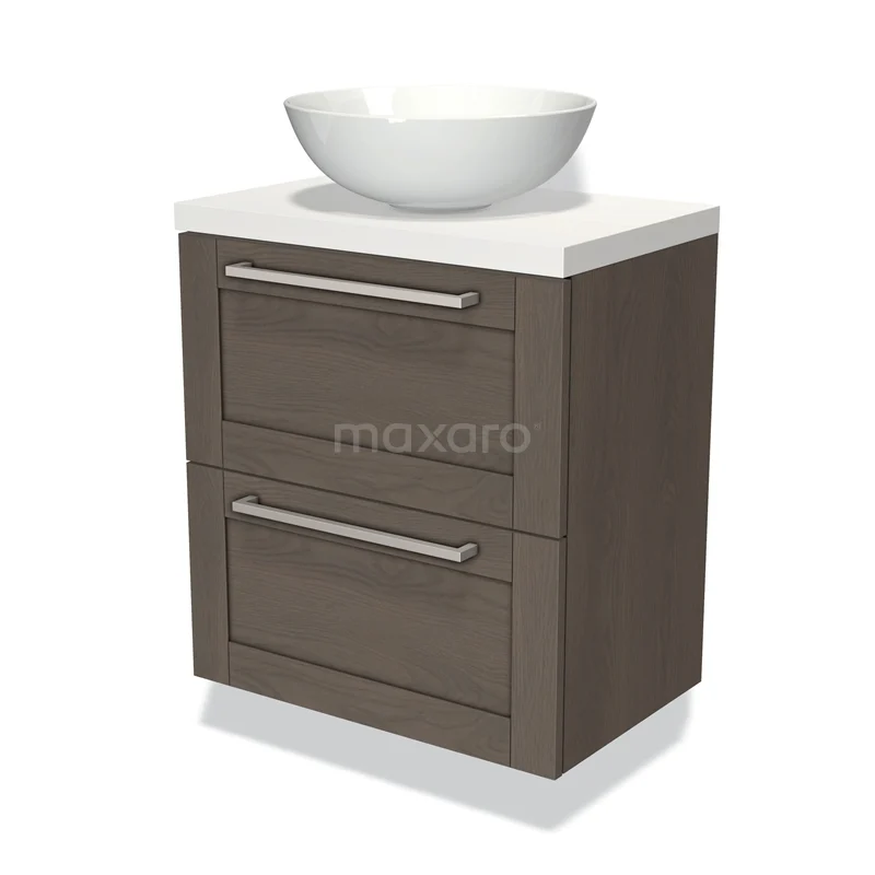 Houten badmeubel met donkerbruine afwerking, twee lades, een witte wastafelkom en metalen grepen, modern badkamerdesign.