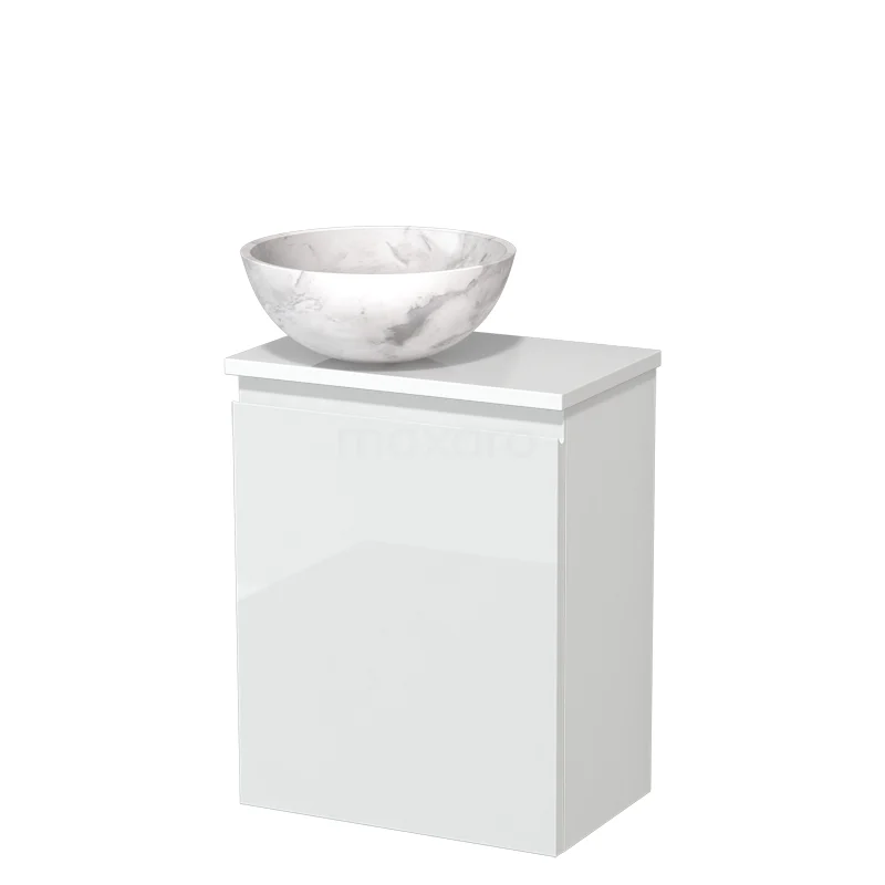 Wit badkamermeubel met marmeren waskom, strak design en glanzende afwerking voor een moderne badkamerstijl.