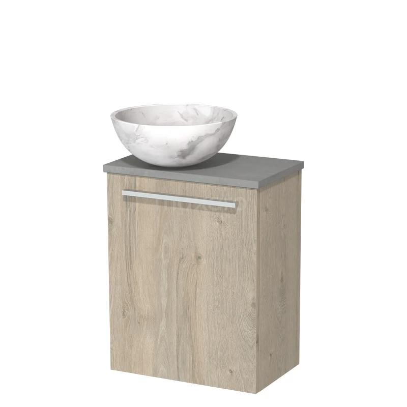 Houten badkamermeubel met marmeren waskom, grijs blad en moderne handgreep, compact design voor stijlvolle badkamers.