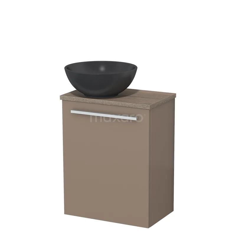 Bruine badkamerkast met zwarte ronde waskom, modern design en strakke handgreep, ideaal voor stijlvolle badkameropslag.
