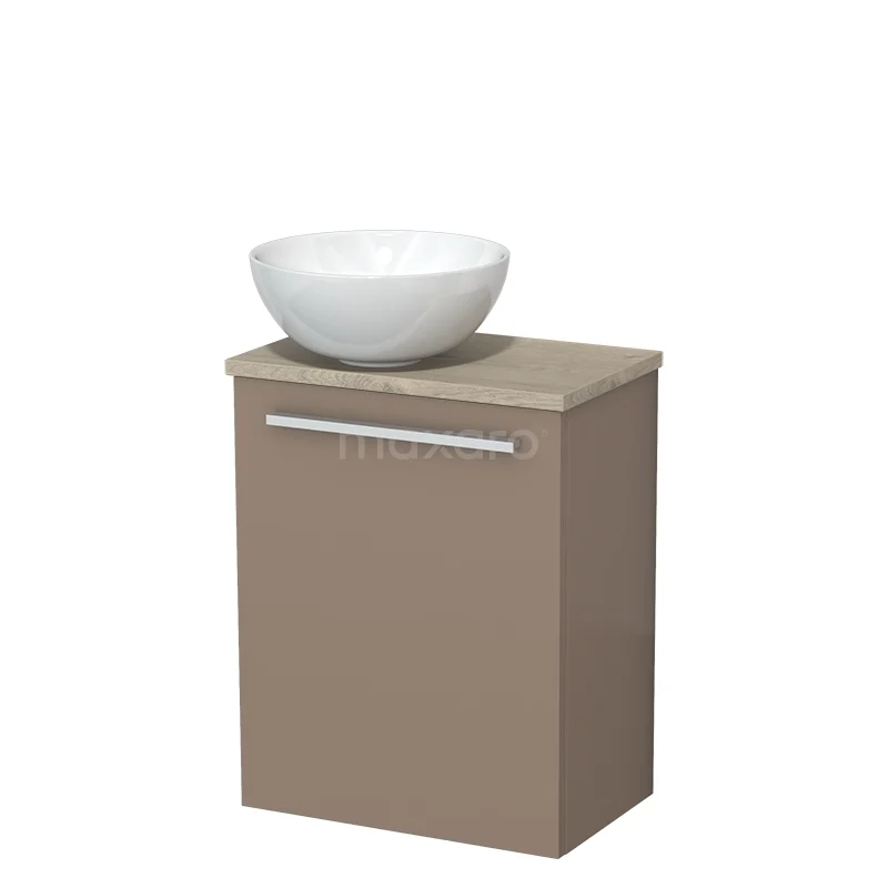 Bruine badkamerkast met wastafelkom van keramiek, modern design, ideaal voor compacte badkamers.