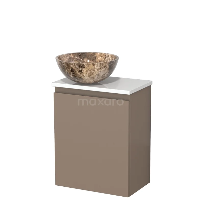 Bruine keramische badkamerkast met marmeren waskom, modern design en witte bovenblad, ideaal voor een stijlvolle badkamer.